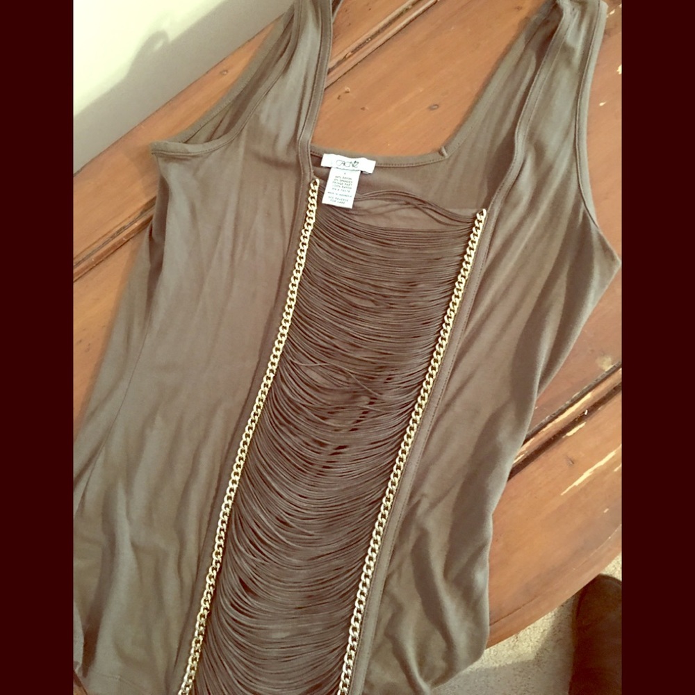 Cache tank top